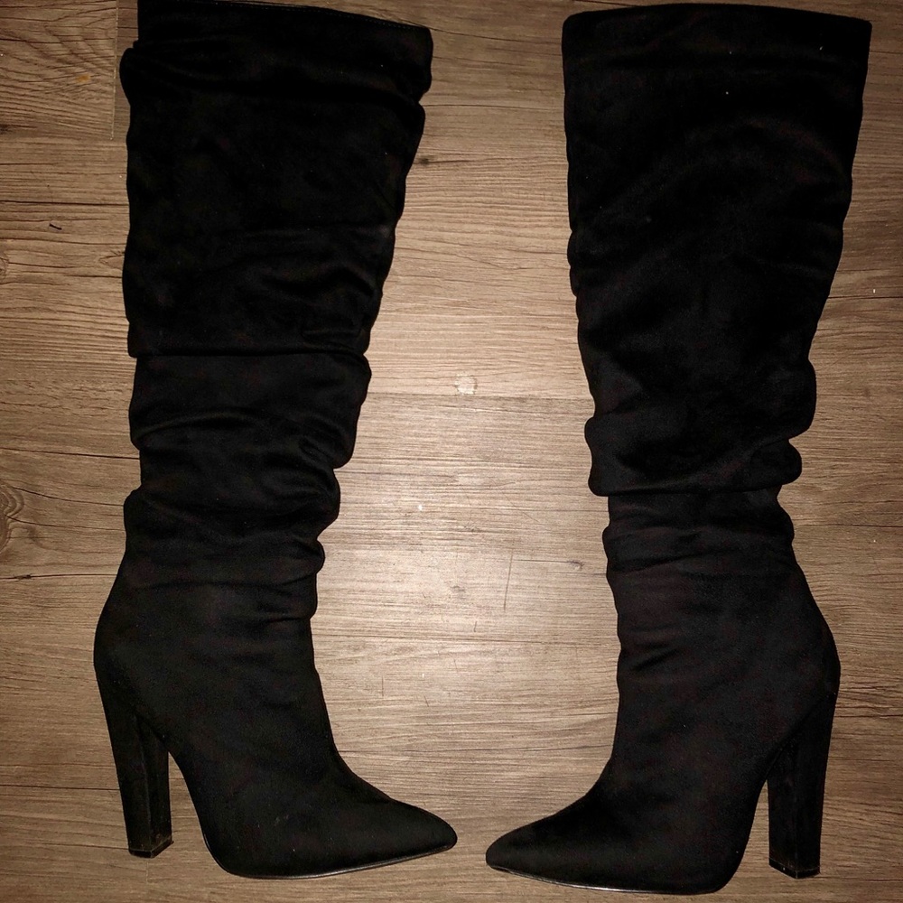 Black Suede High-Heeled Pointy Toe Boot 😍
